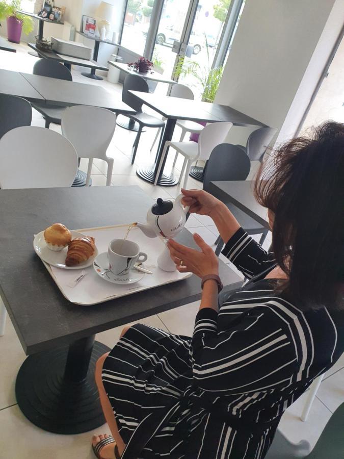 Brit Hotel Confort Nevers Centre Gare 외부 사진