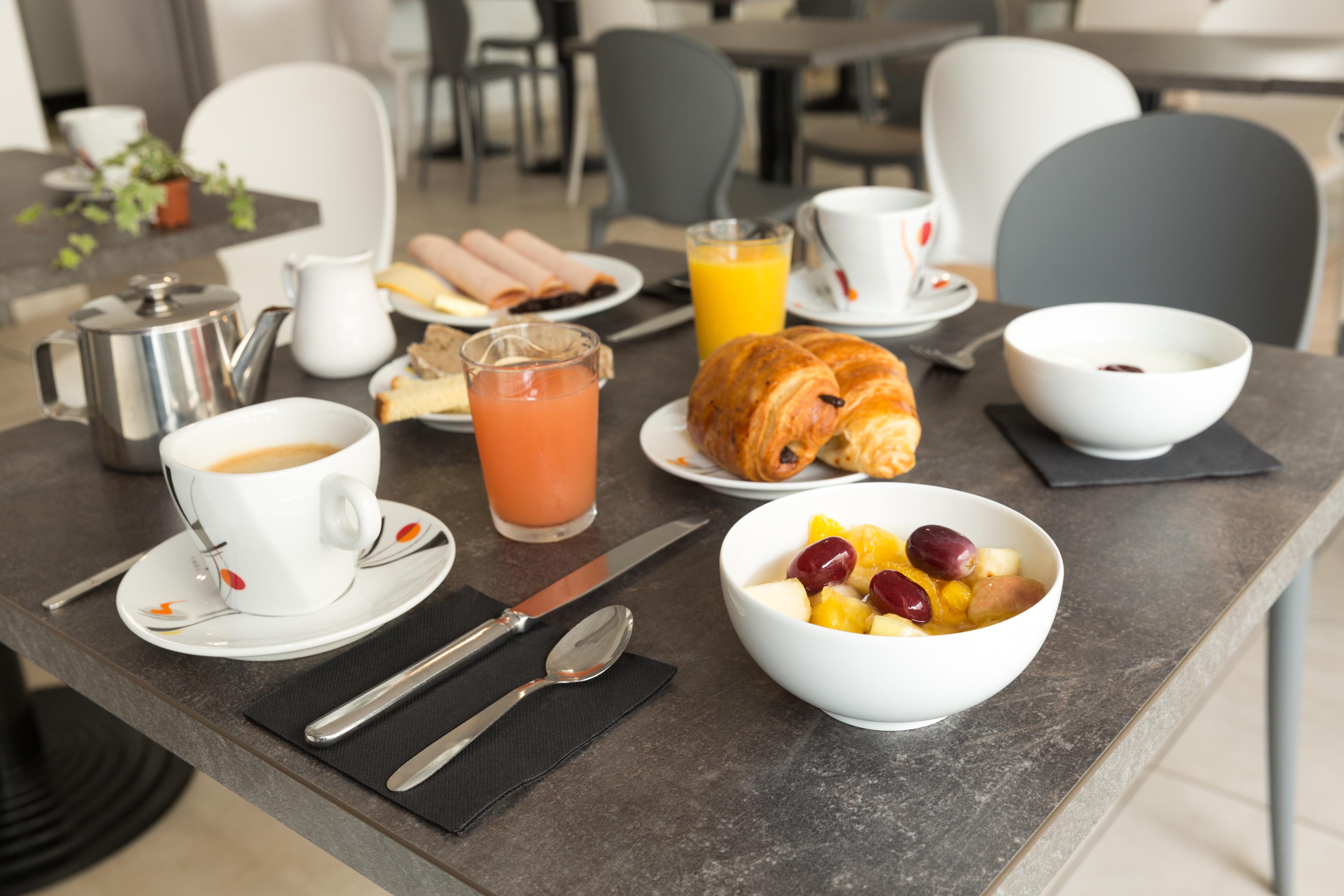 Brit Hotel Confort Nevers Centre Gare 외부 사진