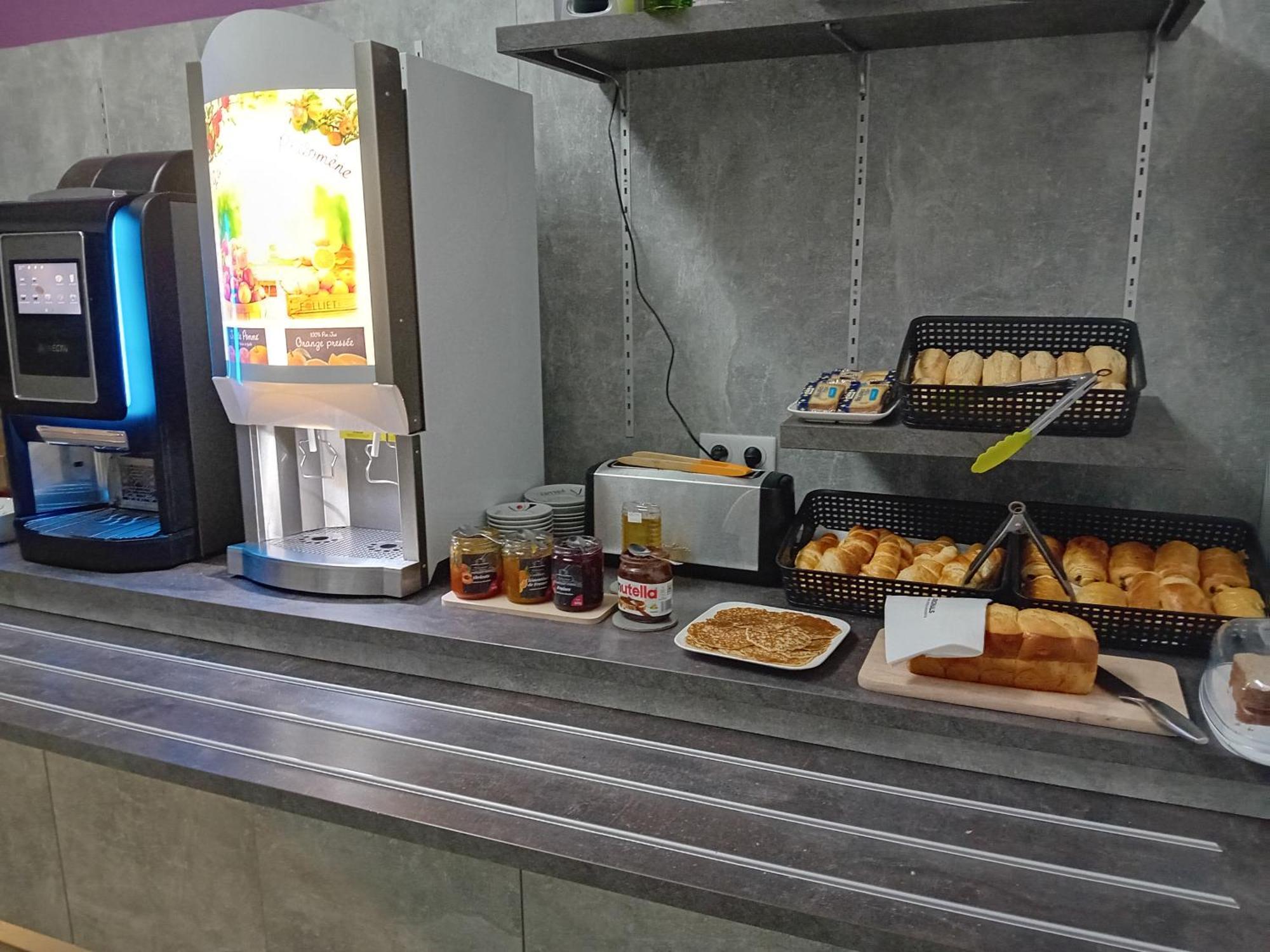 Brit Hotel Confort Nevers Centre Gare 외부 사진